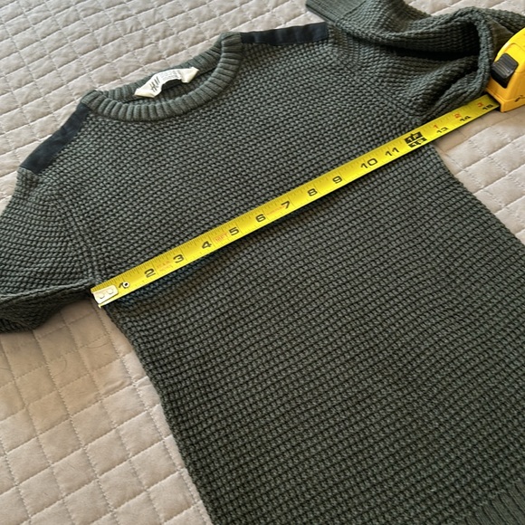 ⬛️ EUC - H&M Boys Gray Sweater - Picture 4 of 7